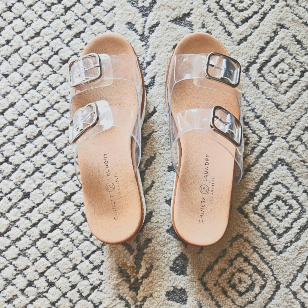 Chinese Laundry Surfs Up Sandal Size 8 - like new